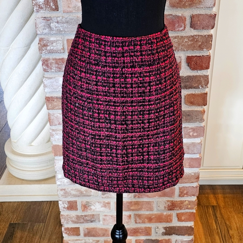 Maison Jules Mini Skirt, Size 4, like New.
